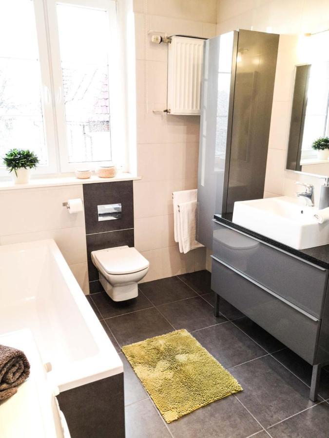Bankowa 8 Guest Rooms Zielona Gora  Bagian luar foto