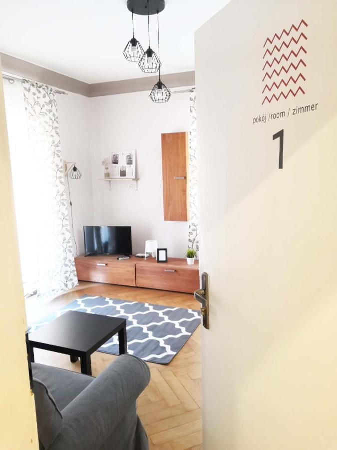 Bankowa 8 Guest Rooms Zielona Gora  Bagian luar foto