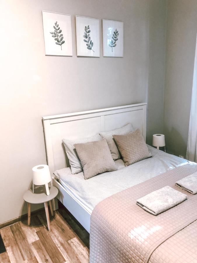 Bankowa 8 Guest Rooms Zielona Gora  Bagian luar foto