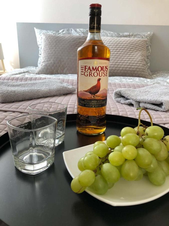 Bankowa 8 Guest Rooms Zielona Gora  Bagian luar foto
