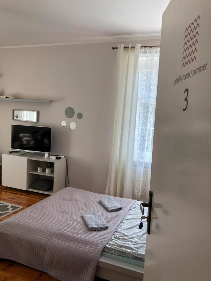 Bankowa 8 Guest Rooms Zielona Gora  Bagian luar foto